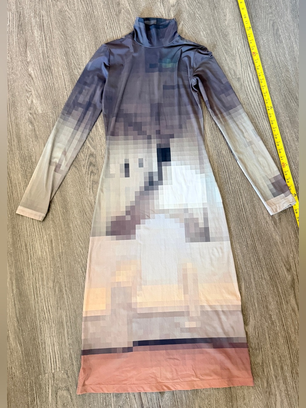 MM6 Maison Margiela
Pixel Printed Turtleneck Midi Shift Dress MEDIUM - Picture 5 of 5